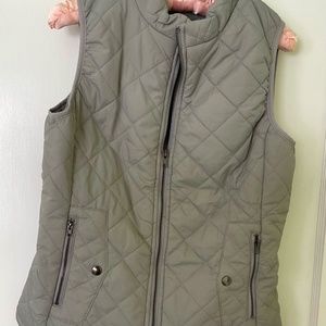 Lonking Women’s Outerwear Quilted Vest in gray, size small